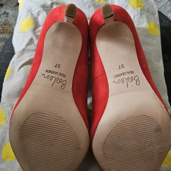 Boden Millie Court Red Suede Heels 37/6 - Picture 5 of 5